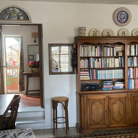 Attico In Piazza Santa Croce Apartment Florence Luaran gambar