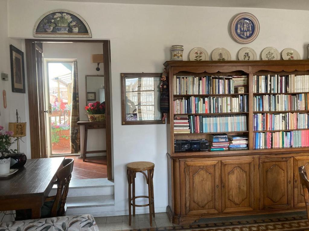 Attico In Piazza Santa Croce Apartment Florence Luaran gambar