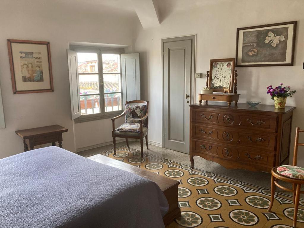 Attico In Piazza Santa Croce Apartment Florence Luaran gambar